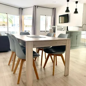 https://apartamentos-las-palmeras.balearic-islands.net